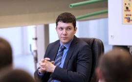 Алиханов потребовал от мэрии Калининграда поднять расценки на размещение рекламы