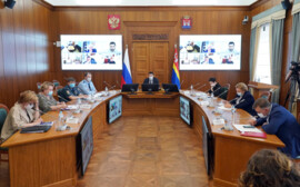 Алиханов провёл совещание с отельерами, нарушающими закон