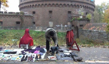 Власти отказались разогнать «блошиный» рынок возле башни Врангеля в Калининграде