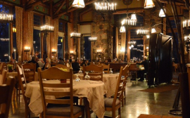 Калининградским барам и ресторанам разрешили работать по ночам для привитых посетителей